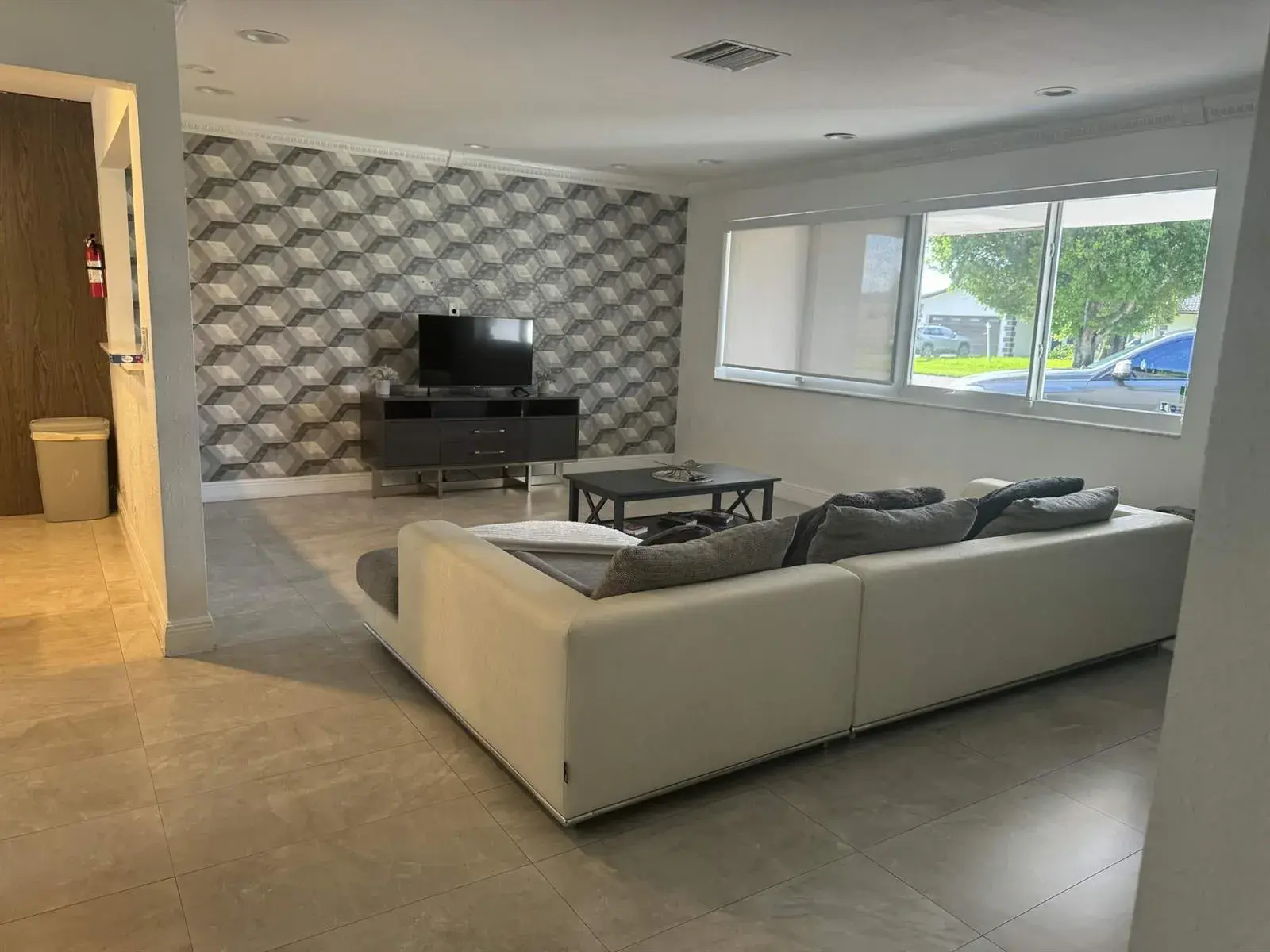 5424 Garfield Street, Hollywood FL 33021