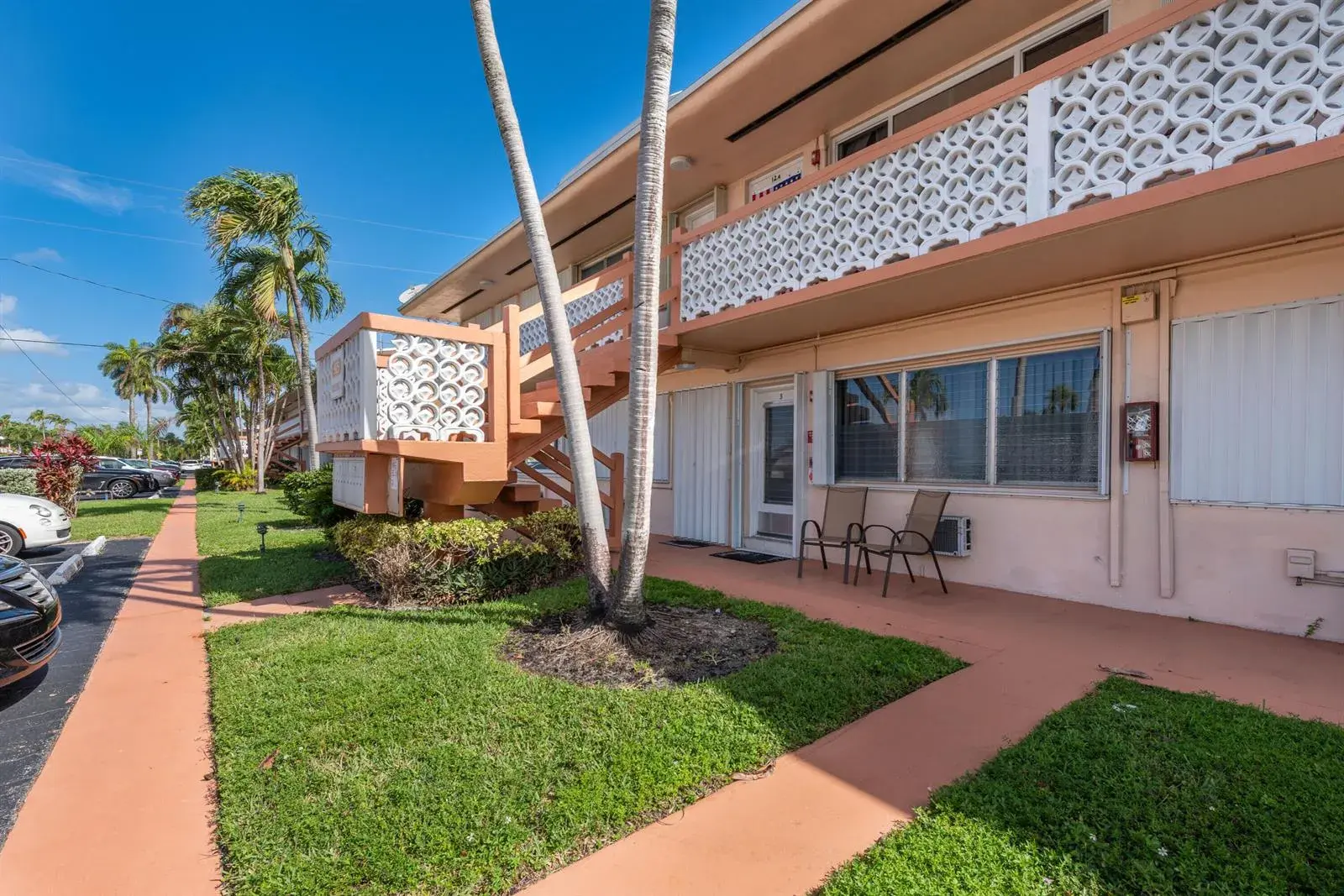 925 SW 11th Avenue # 3j, FL 33009