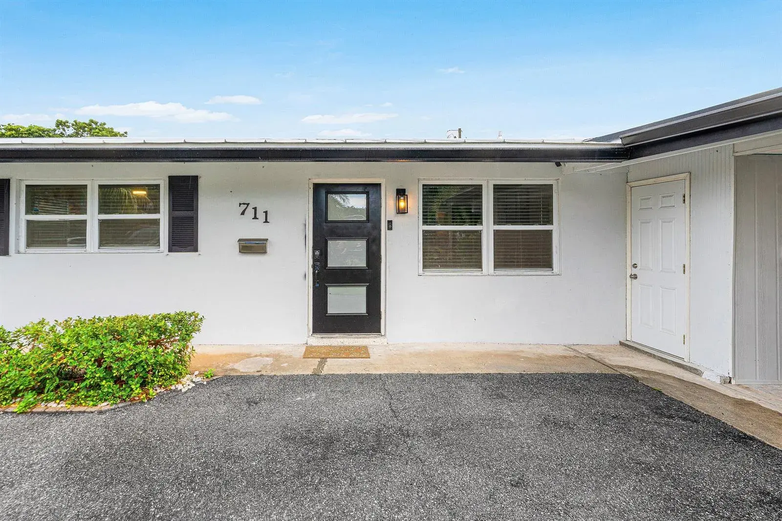 711 Laurel Drive, Lake Park FL 33403