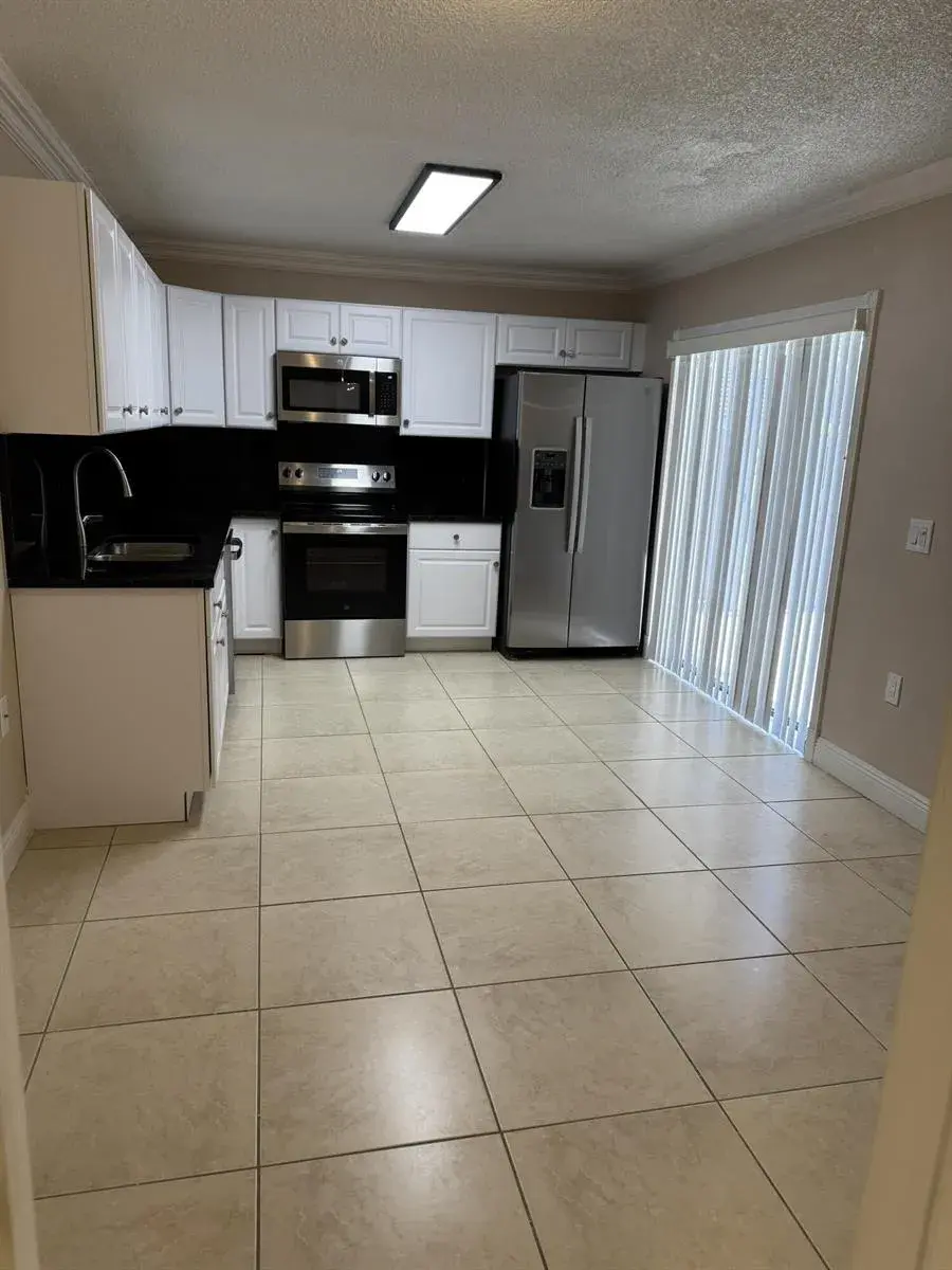 915 9th Way, West Palm Beach FL 33407