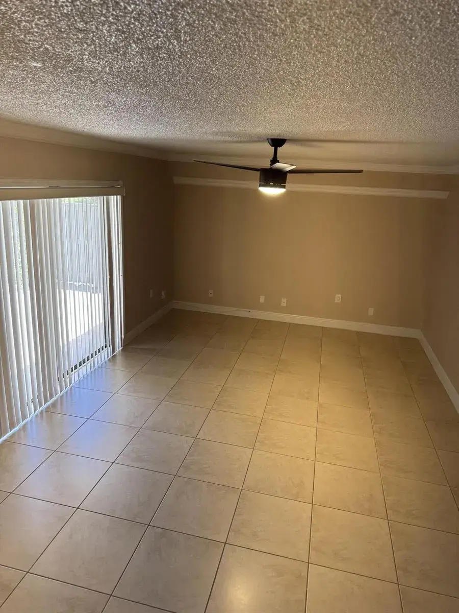 915 9th Way, West Palm Beach FL 33407