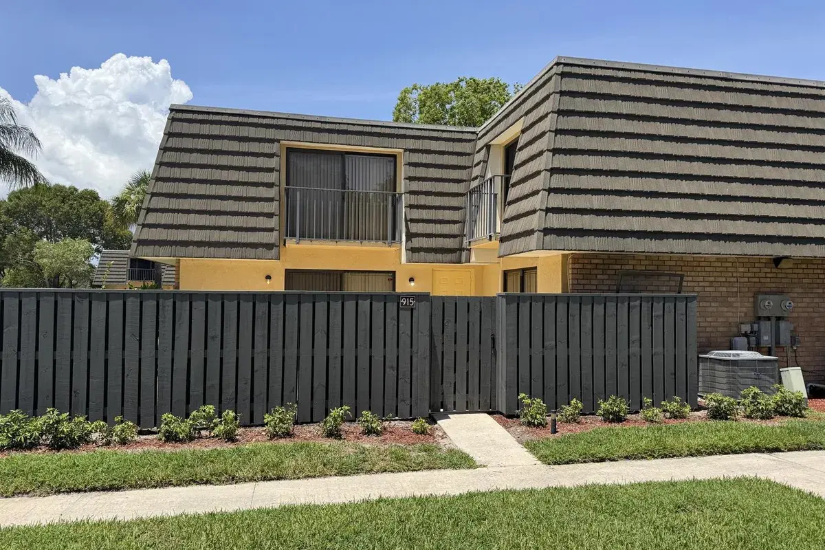 915 9th Way, West Palm Beach FL 33407