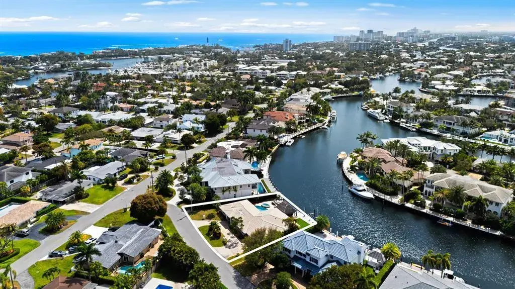 2600 NE 33rd Street, Lighthouse Point FL 33064