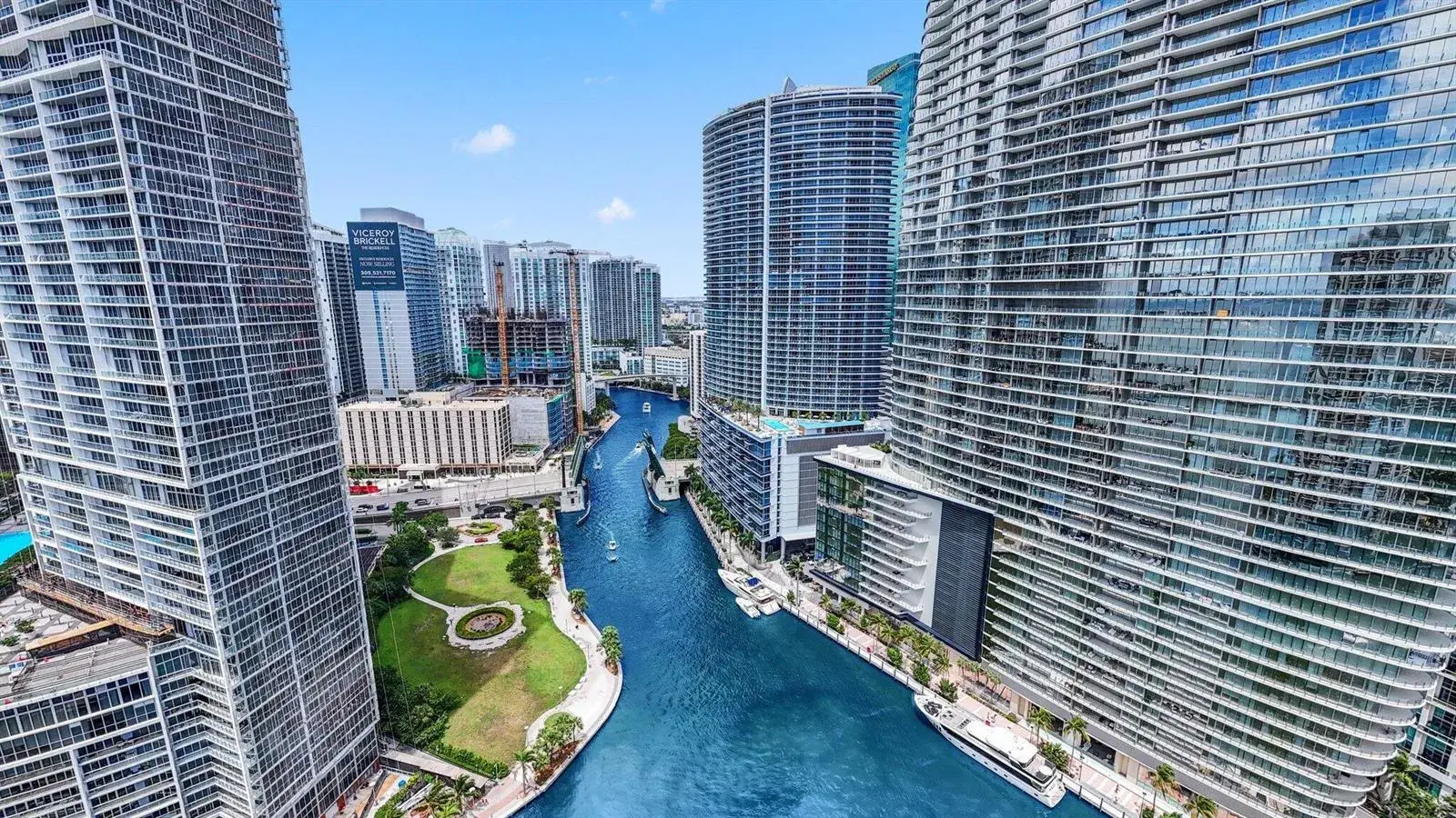 200 Biscayne Blvd Way # 3909, Miami FL 33131