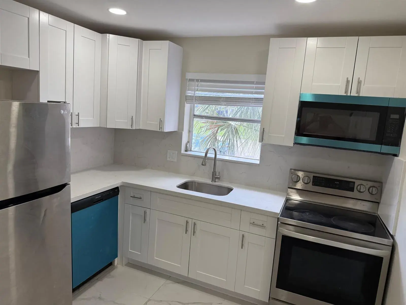 841 NW 39th Street # 4, Oakland Park FL 33309