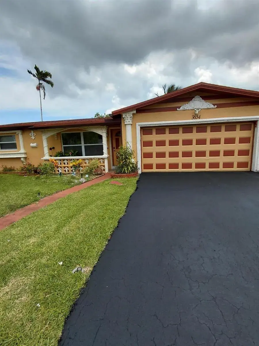 3654 NW 27th Street, Lauderdale Lakes FL 33311