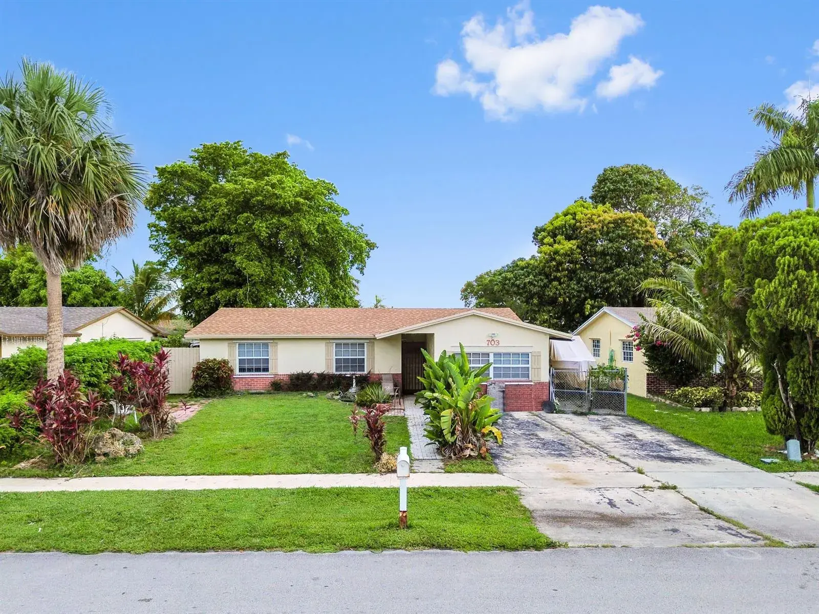 703 SW 76th Avenue, North Lauderdale FL 33068