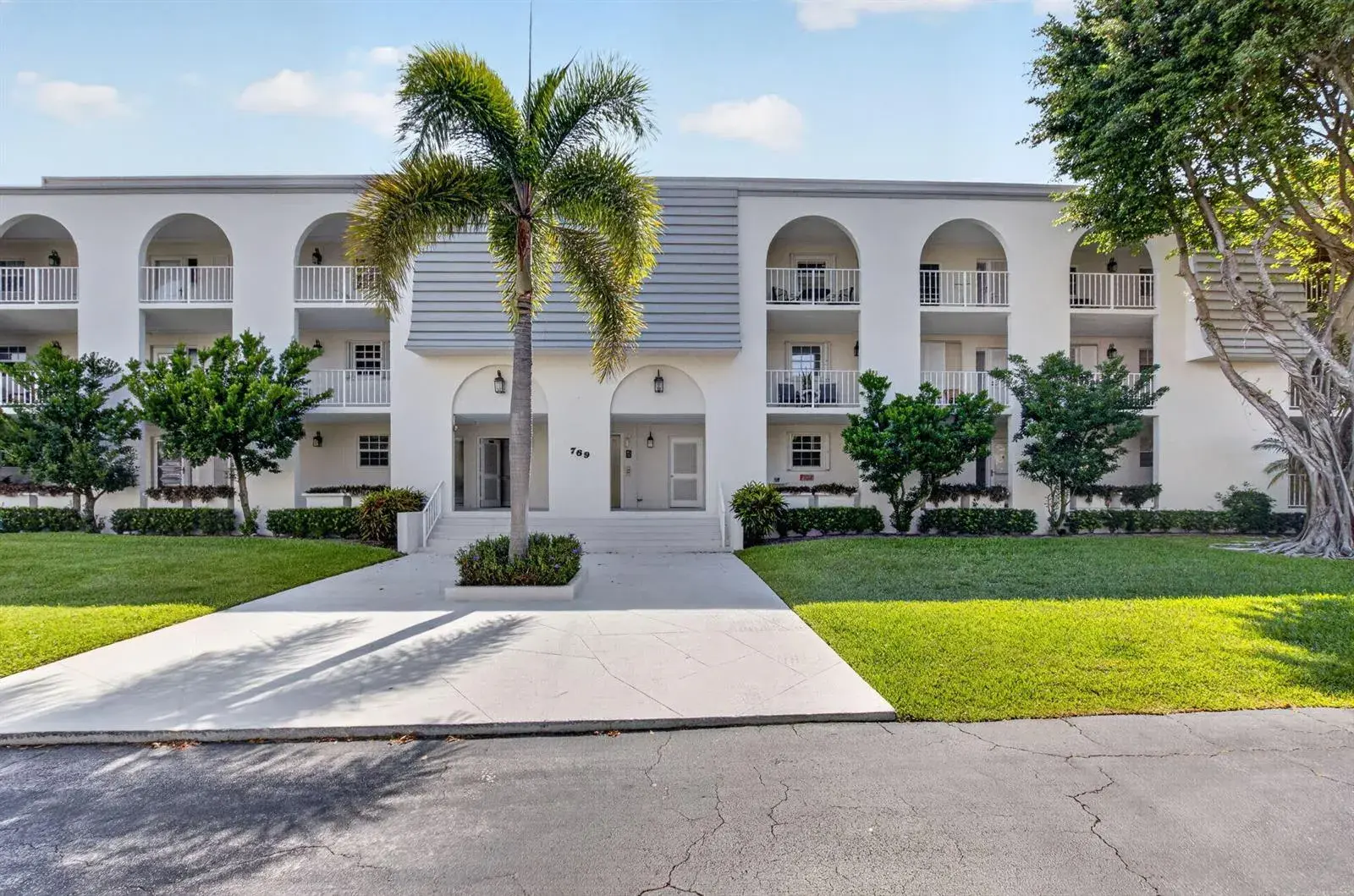 1 bedroom 2 bath Residential for sale at 769 Jeffery Street # 104, Boca Raton FL 33487
