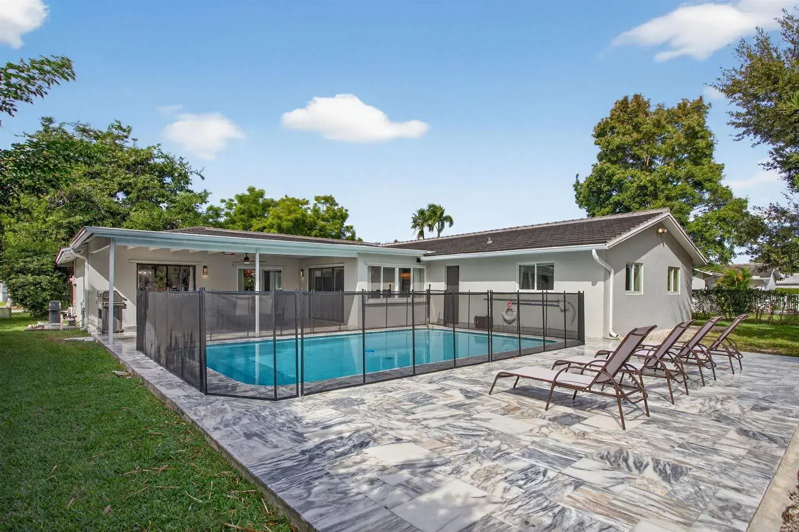 2421 NW 114th Avenue, Coral Springs FL 33065