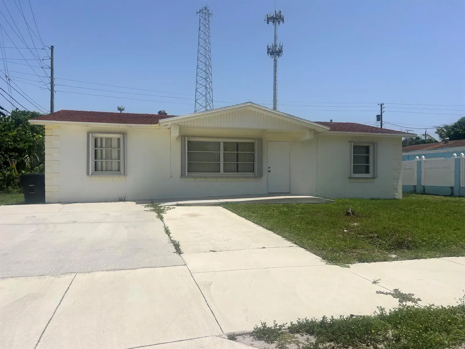 4 bedroom 2 bath for sale at 816 24th Avenue N, FL 33460