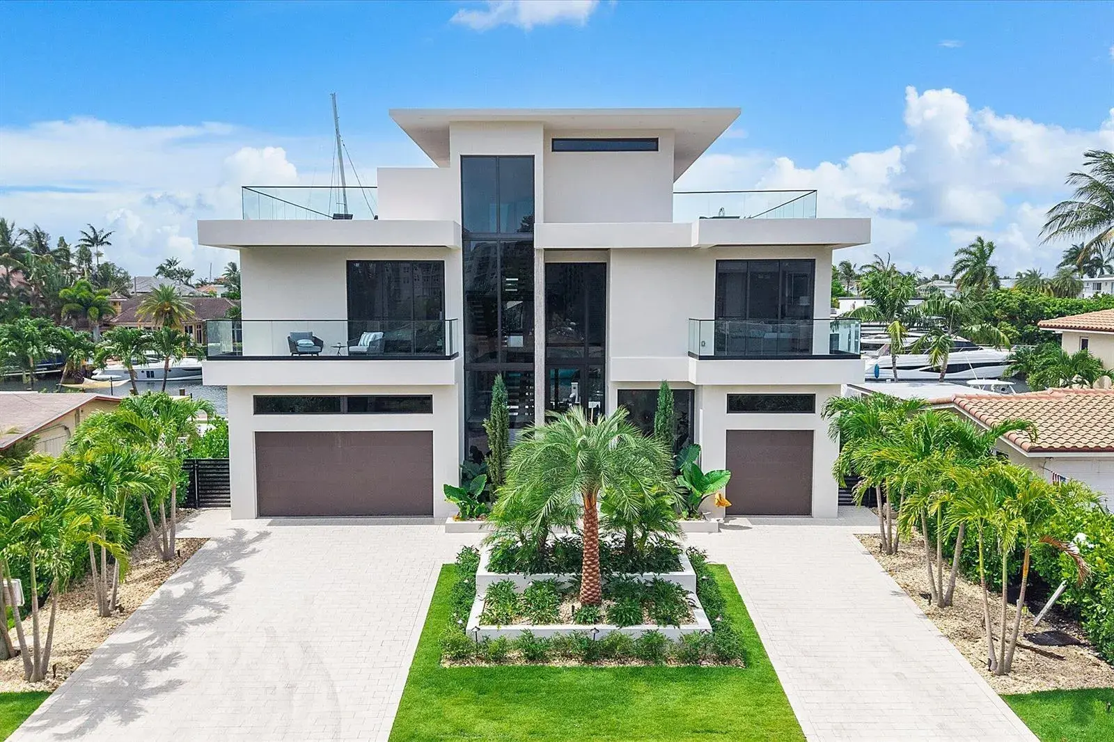 6 bedroom 7 bath Residential for sale at 1607 SE 14th Street, Fort Lauderdale FL 33316