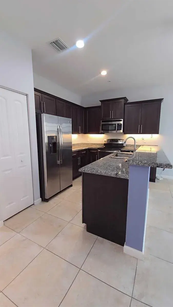 243 SW 7th Court # 243, Pompano Beach FL 33060