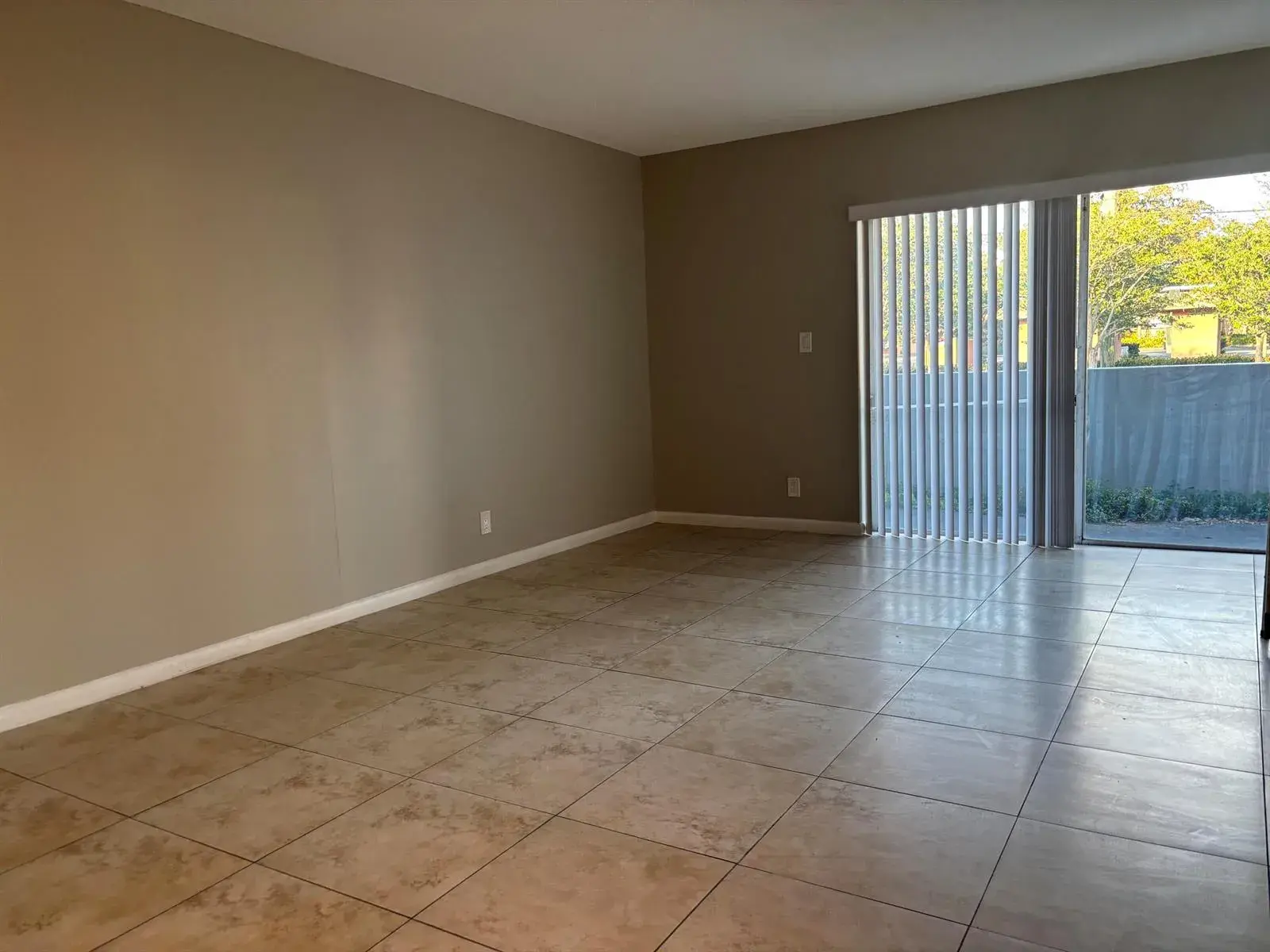 491 NW 42nd Avenue Unit 4, Plantation FL 33317