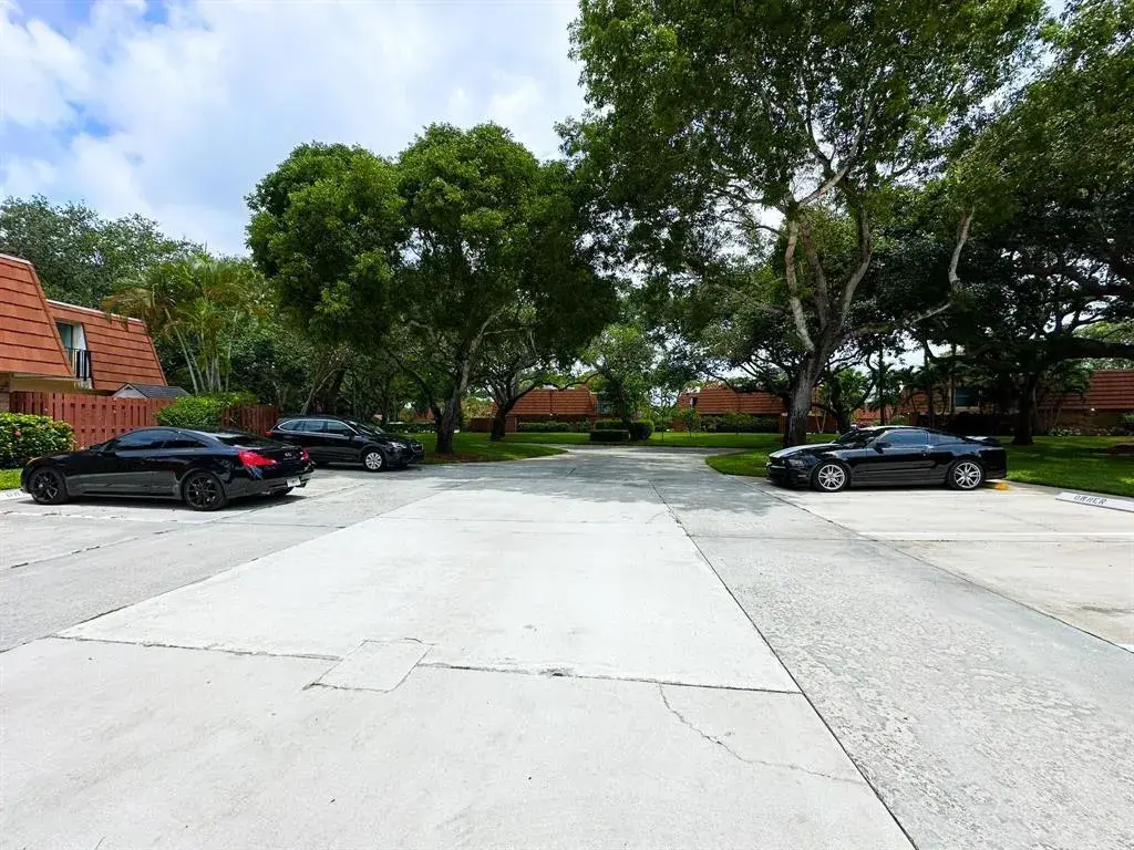 1545 Augusta Circle # 105, Delray Beach FL 33445