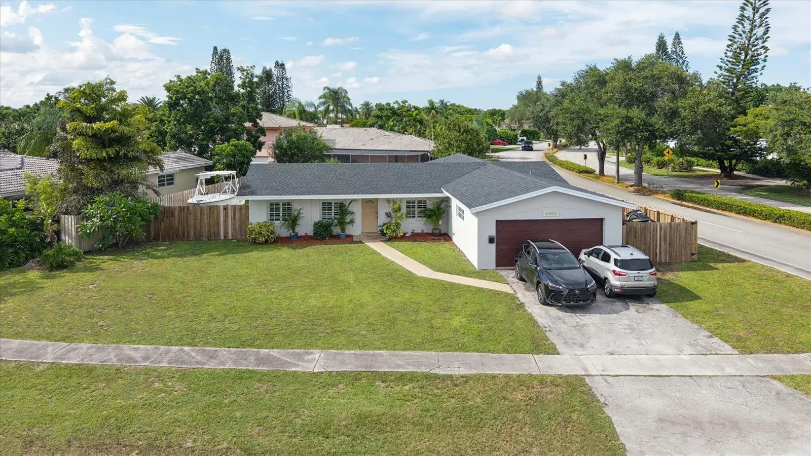 4601 W Hawthorne Circle, Hollywood FL 33021
