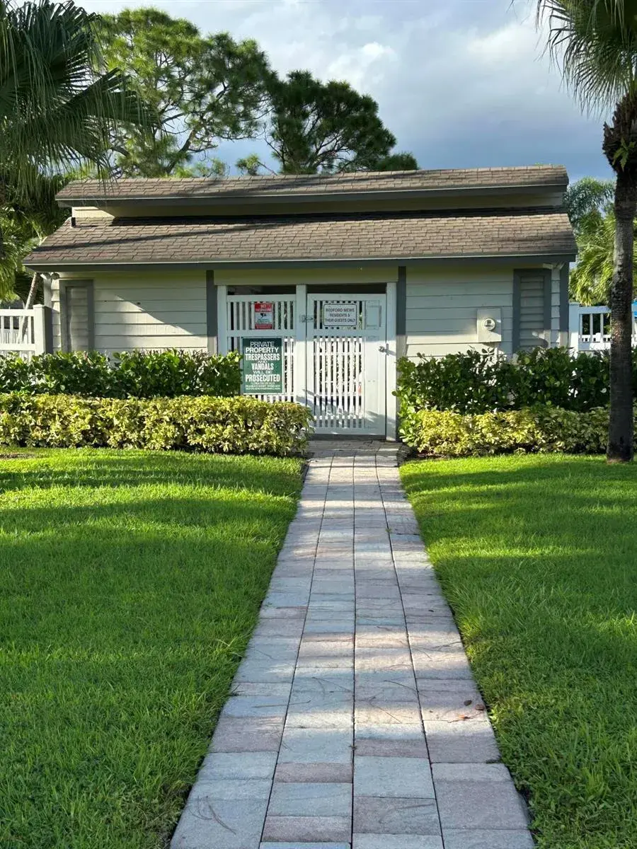 13383 Bedford Mews Court, Wellington FL 33414