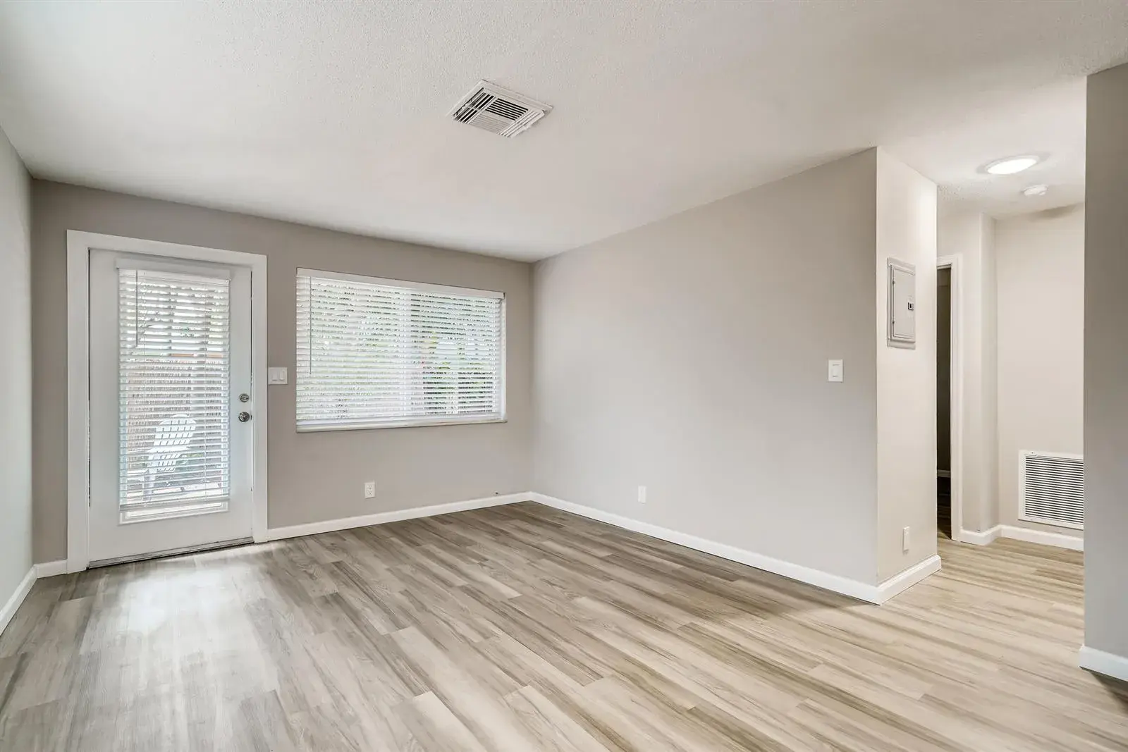 1720 NE 8th Avenue, Fort Lauderdale FL 33305