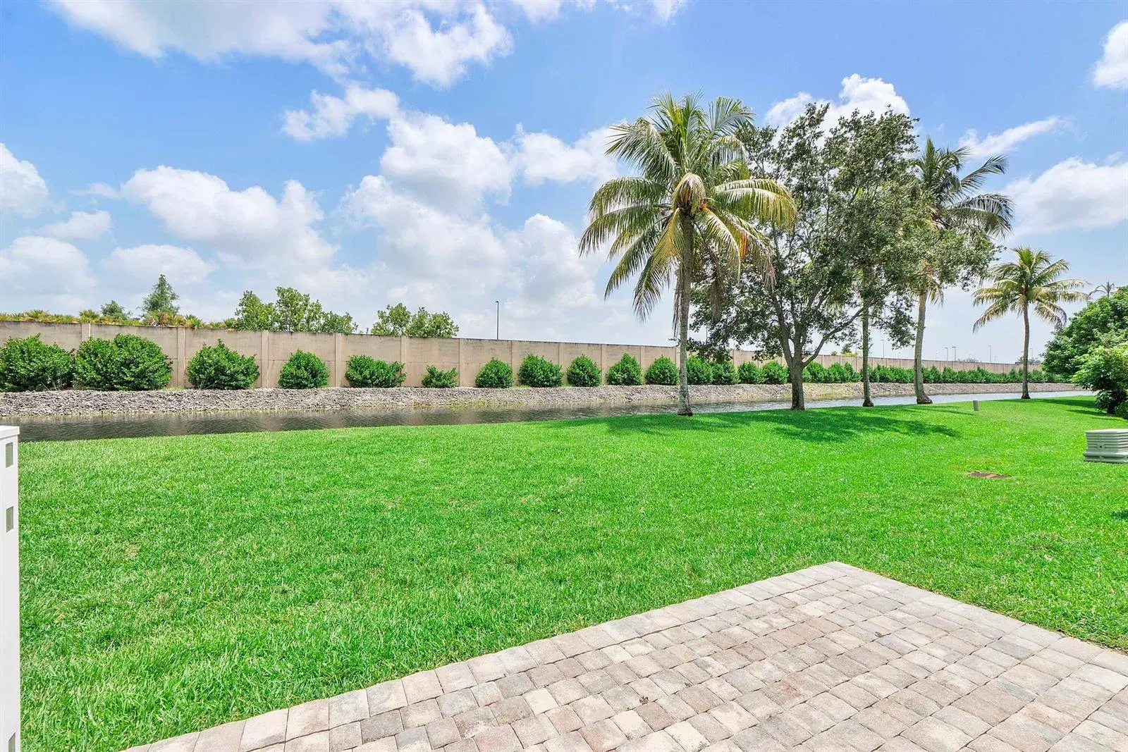 9905 NW 57th Manor, Coral Springs FL 33076