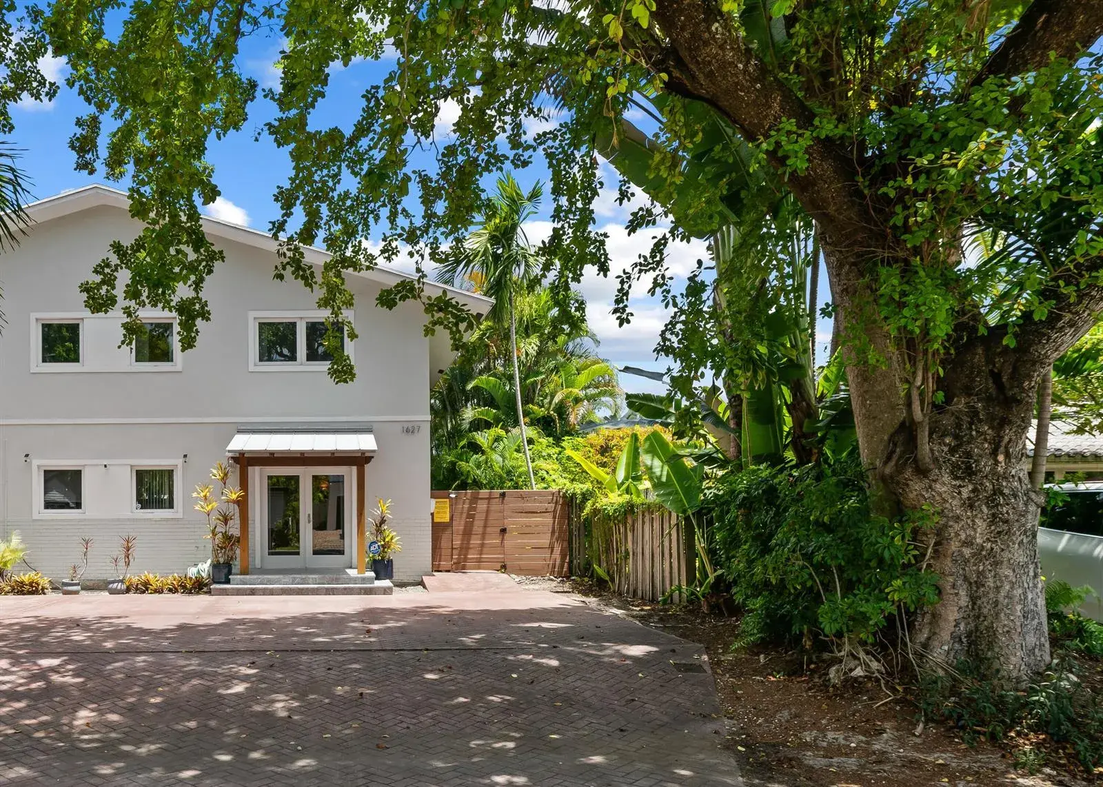2 bedroom 2 bath Residential Lease for rent at 1627 NE 7th Street, Fort Lauderdale FL 33304