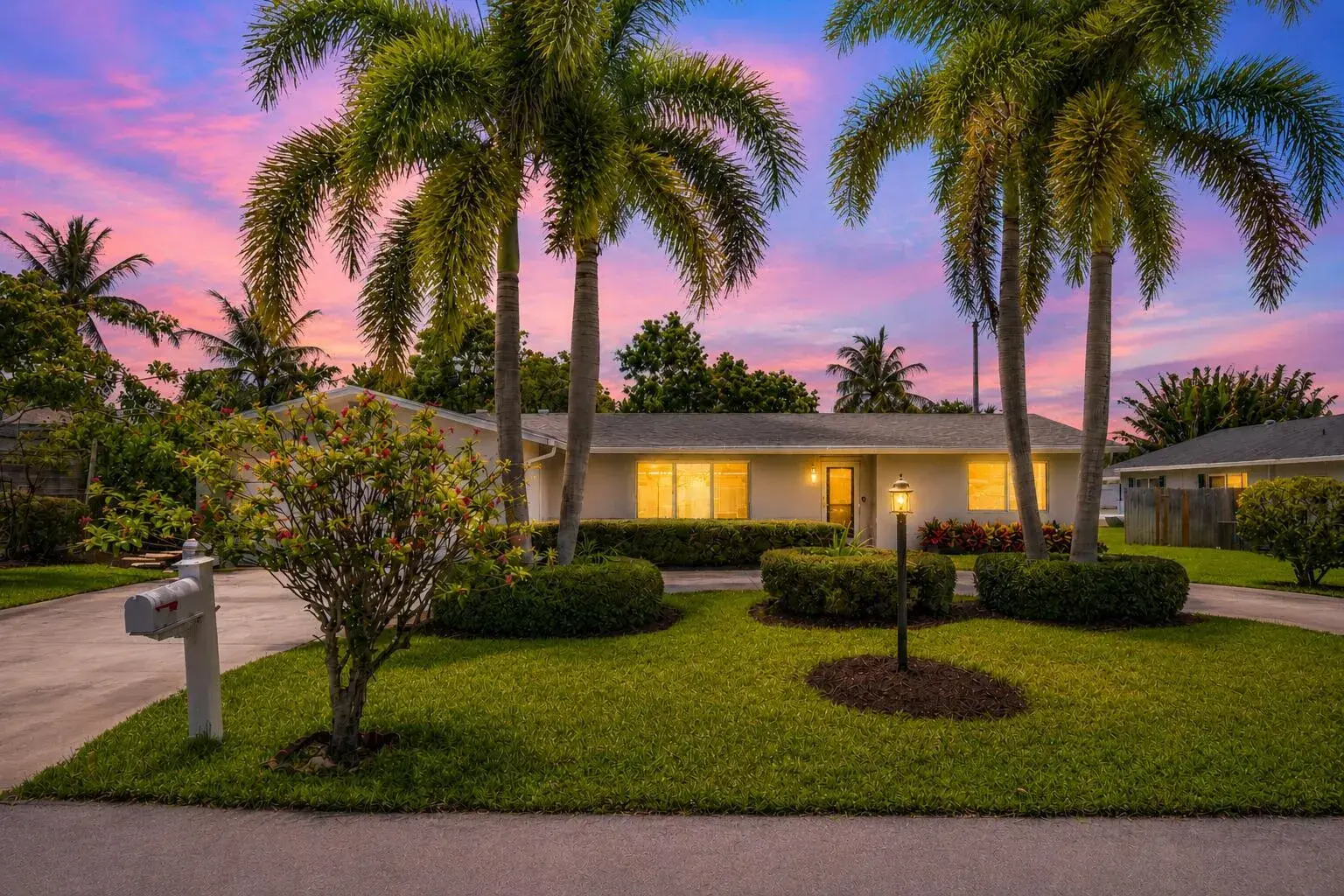 3 bedroom 2 bath Residential for sale at 723 SW 27th Terrace, Boynton Beach FL 33435