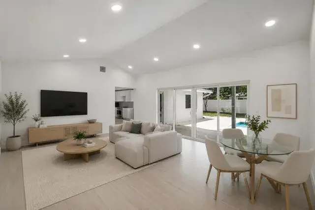 723 SW 27th Terrace, Boynton Beach FL 33435