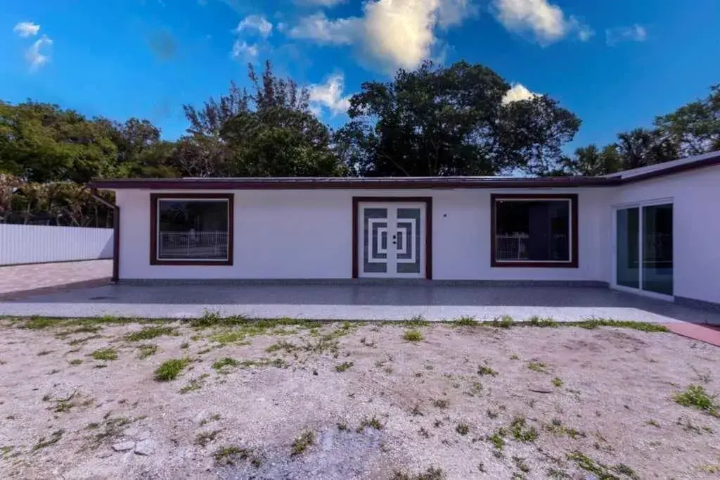 696 Arlington Drive, West Palm Beach FL 33415