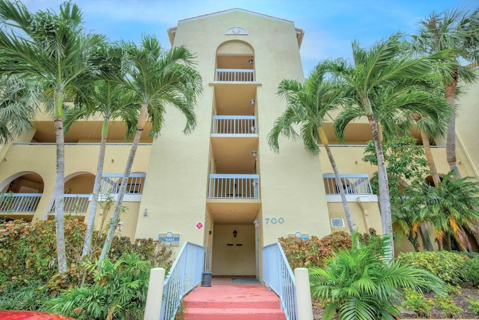 700 Uno Lago Drive # 403, Juno Beach FL 33408