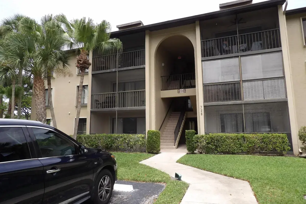 728 Sunny Pine Way # C3, FL 33415