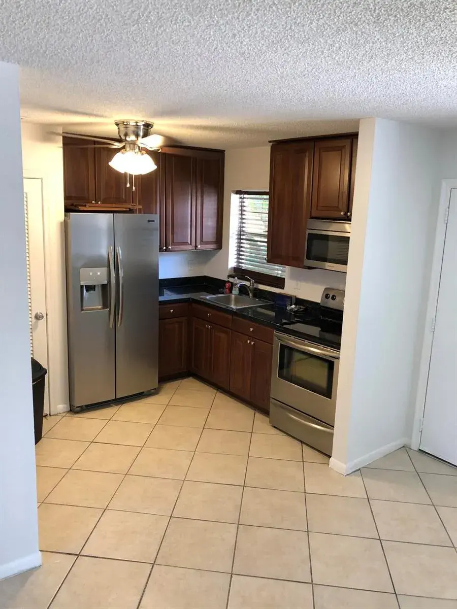5192 NE 6th Avenue # 824, Oakland Park FL 33334