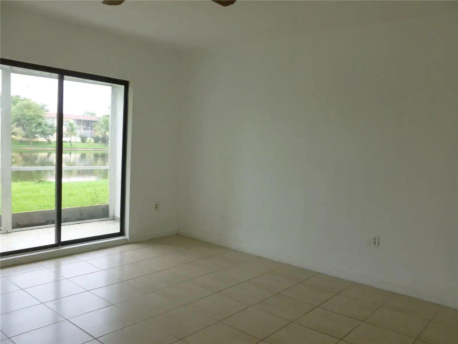 2940 NE 203RD Street # C102, Aventura FL 33180