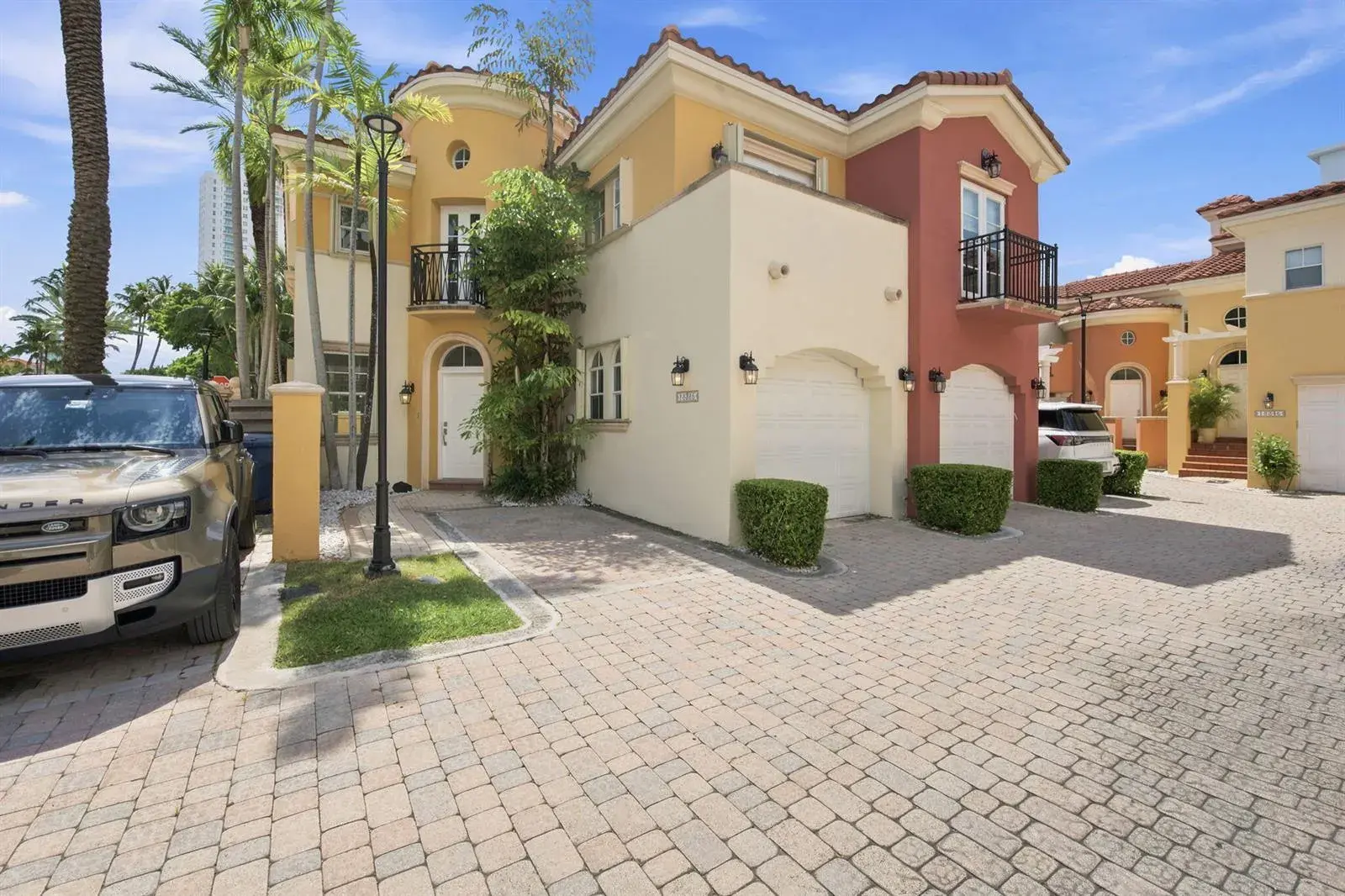 3 bedroom 2 bath Residential Lease for rent at 18385 NE 30TH Place # 18385, Aventura FL 33160
