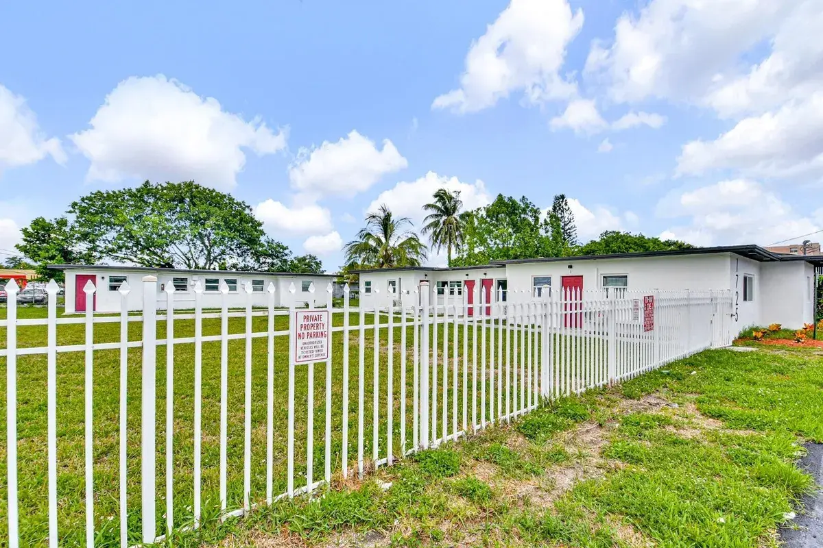 1725 NE 148TH Street # 5, Miami FL 33181