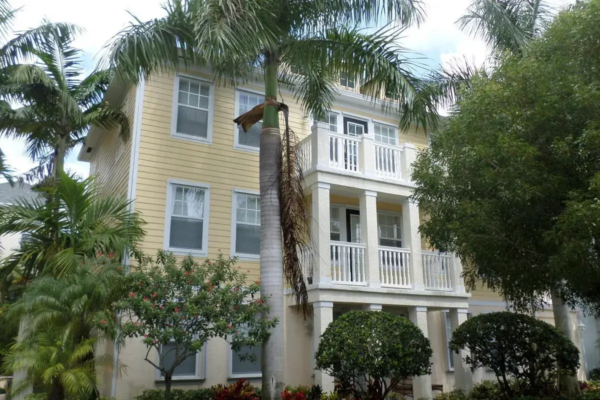 276 Murcia Drive # 307, Jupiter FL 33458