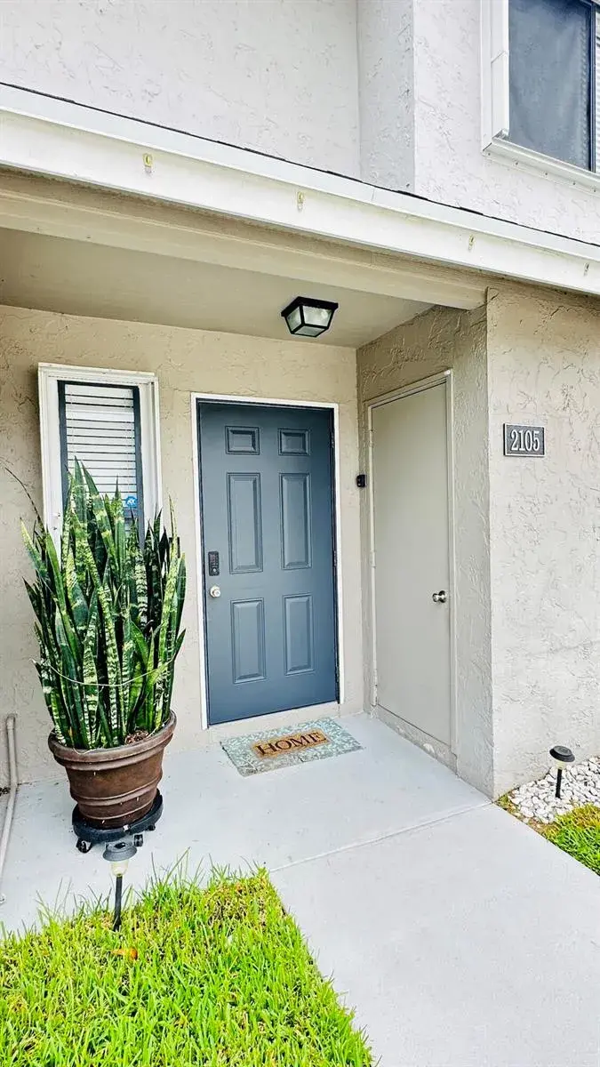 2105 Wharf Lane, FL 33463