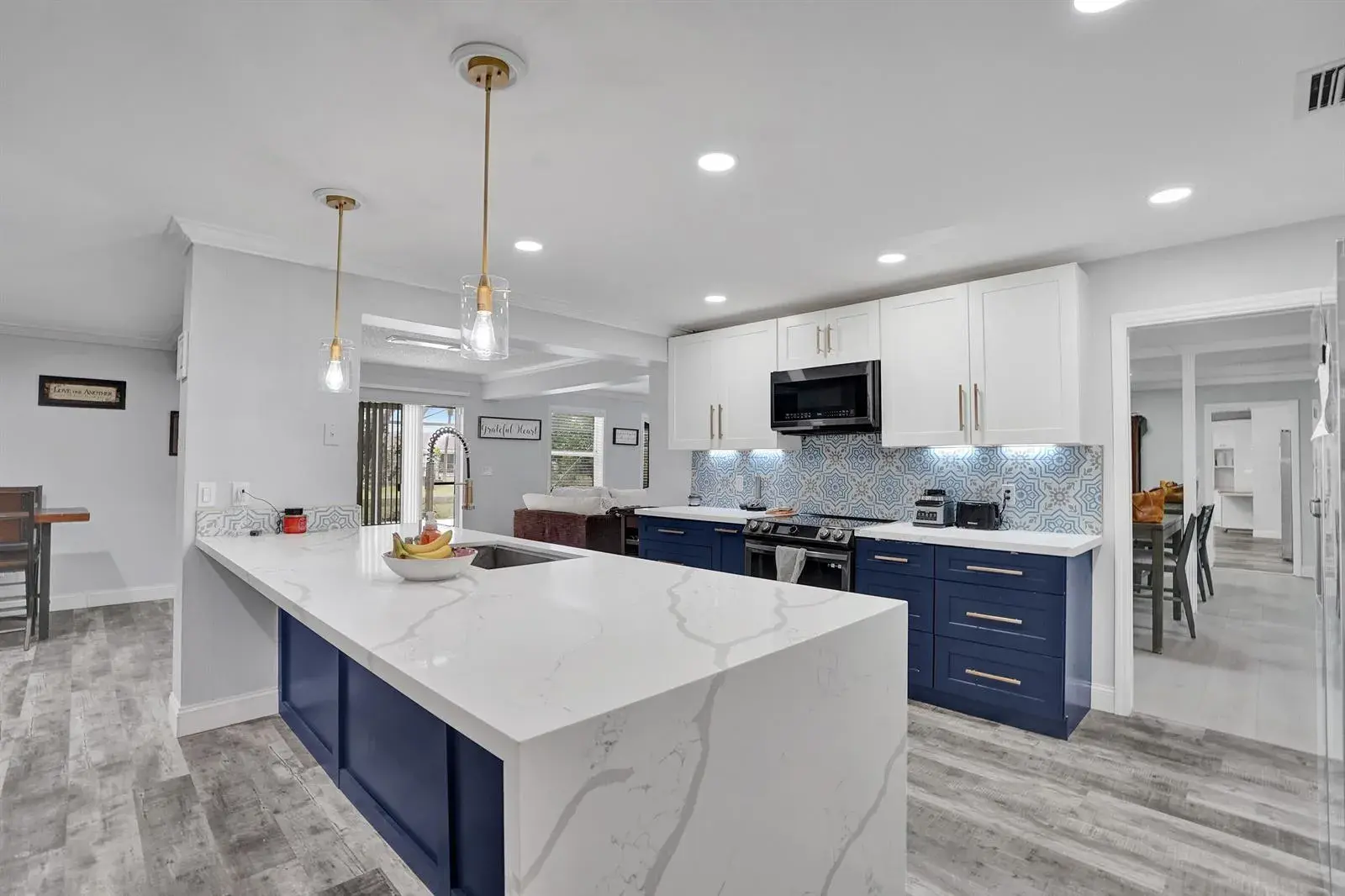 1852 NW 82ND Avenue, Coral Springs FL 33071