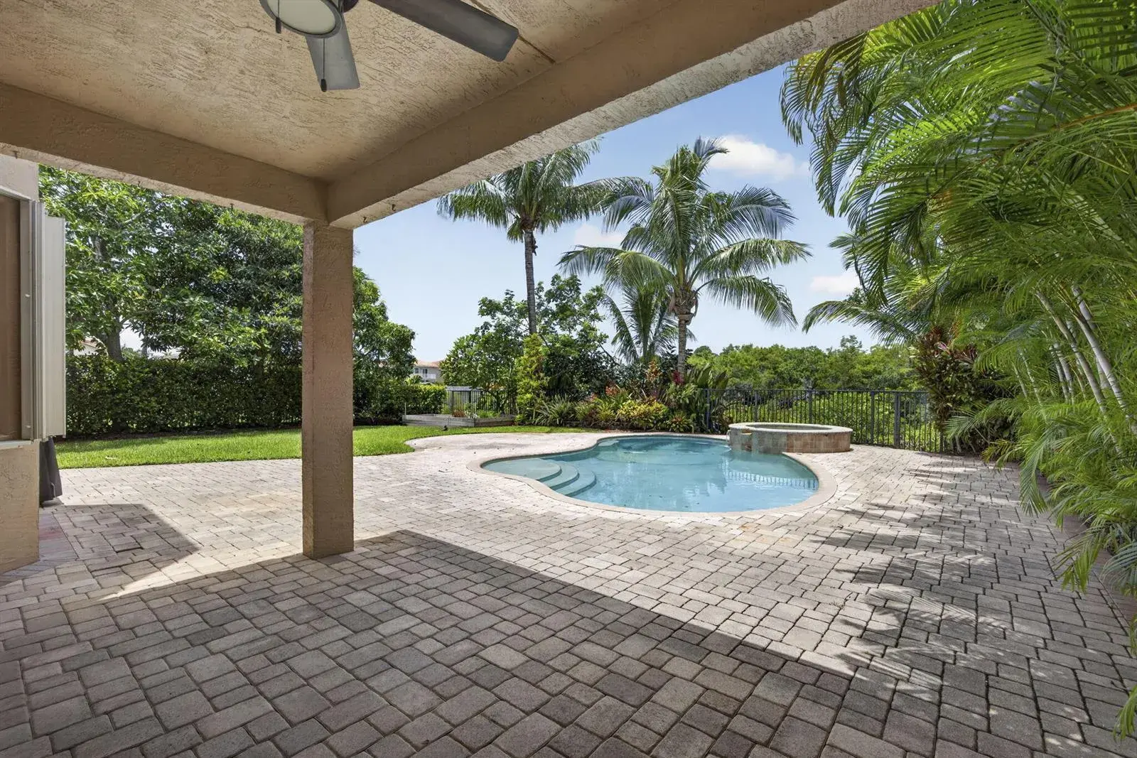 9081 Dupont Place, Wellington FL 33414