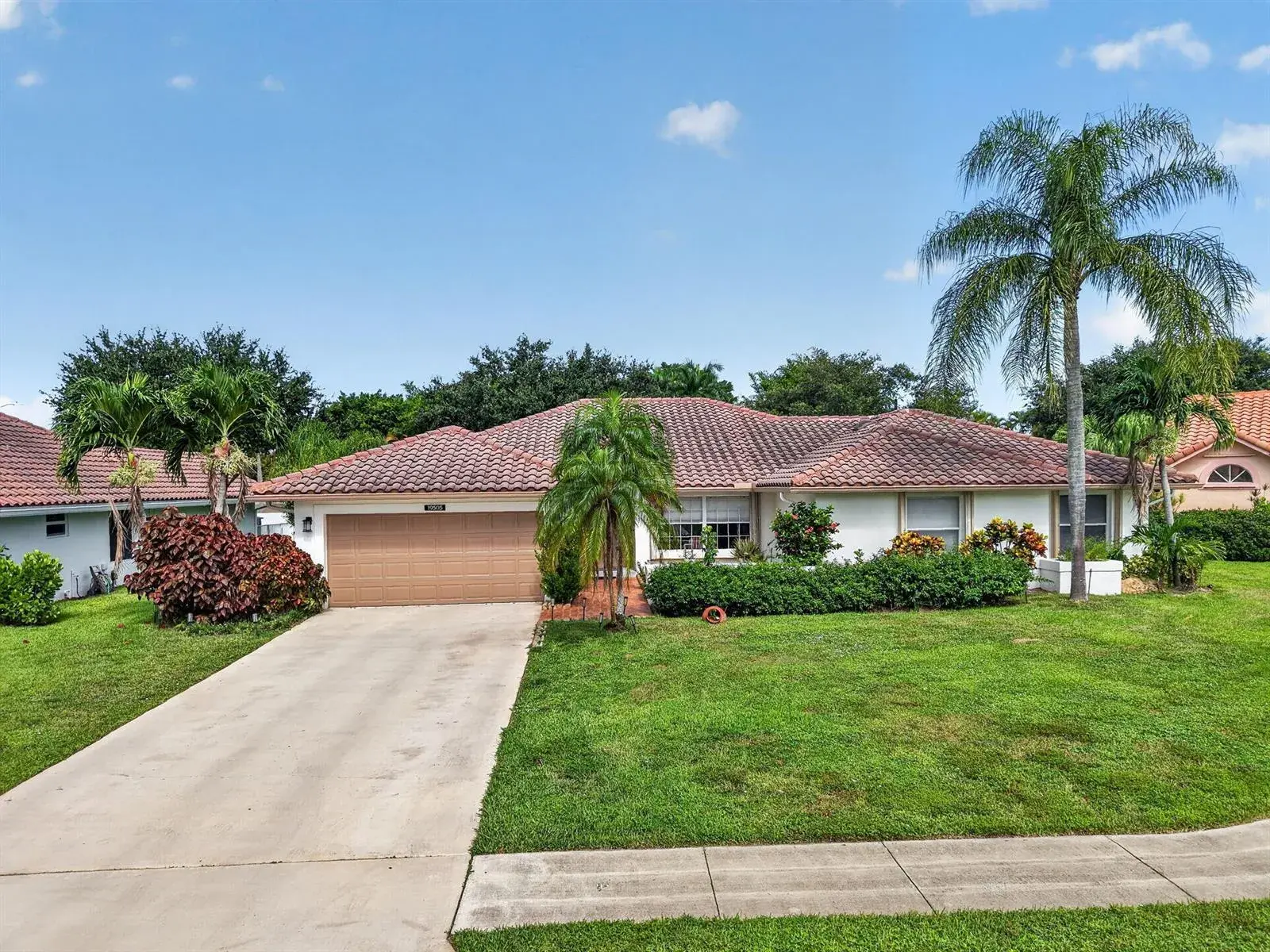4 bedroom 3 bath Residential for sale at 19505 SEDGEFIELD Terrace, Boca Raton FL 33498