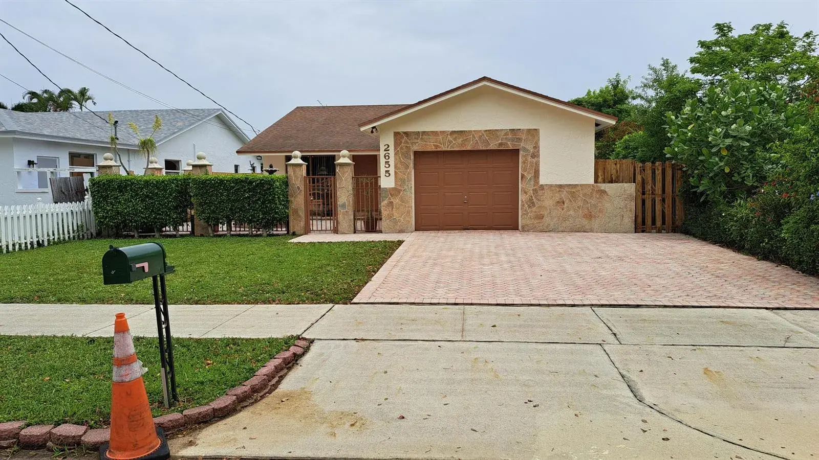 3 bedroom 2 bath Residential for sale at 2655 Coolidge Street, Hollywood FL 33020