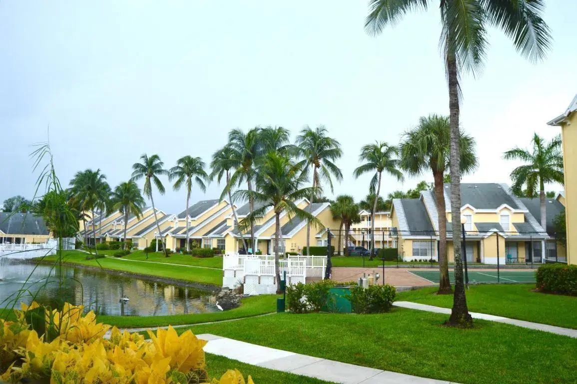 6299 La Costa Drive # B, Boca Raton FL 33433