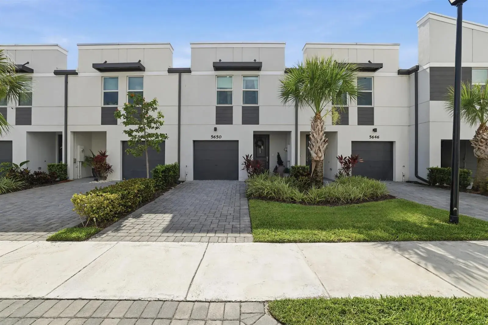 3 bedroom 2 bath Residential for sale at 5650 Enclave Drive, Mangonia Park FL 33407
