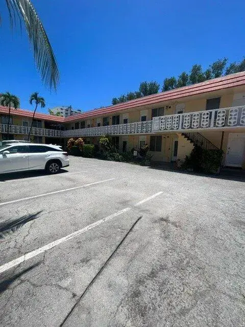 441 COLLINS Avenue # 6, Miami Beach FL 33139