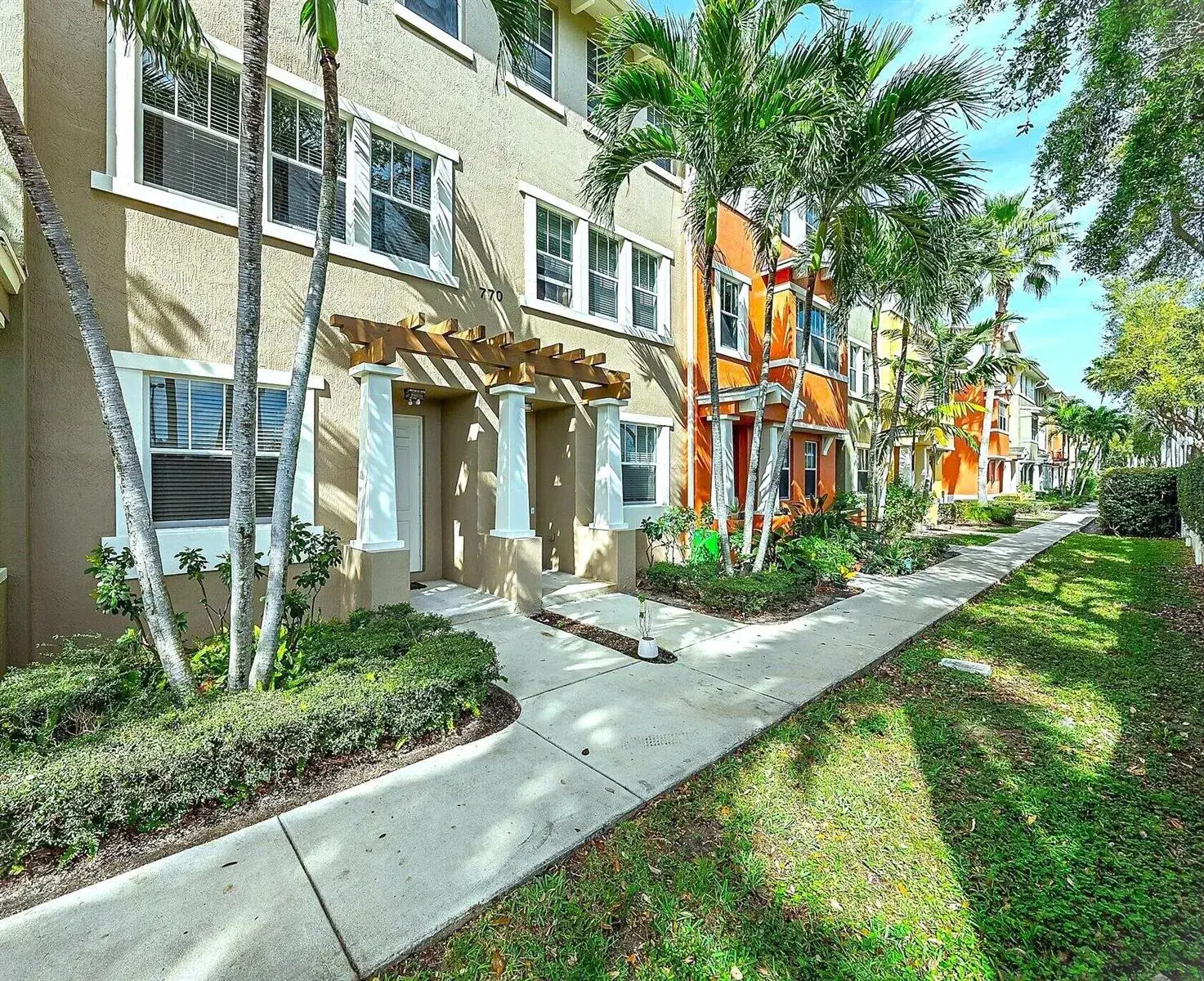 770 MILLBRAE Court # 4, West Palm Beach FL 33401