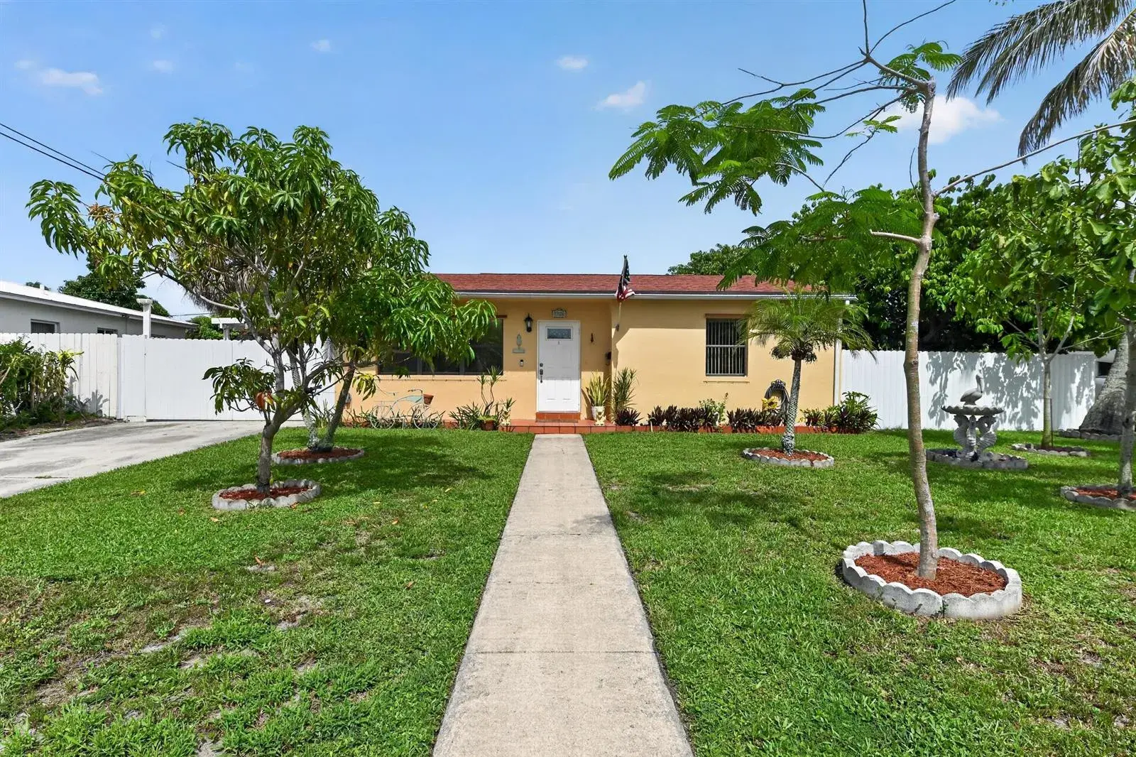 5826 CHURCHILL Court, West Palm Beach FL 33405