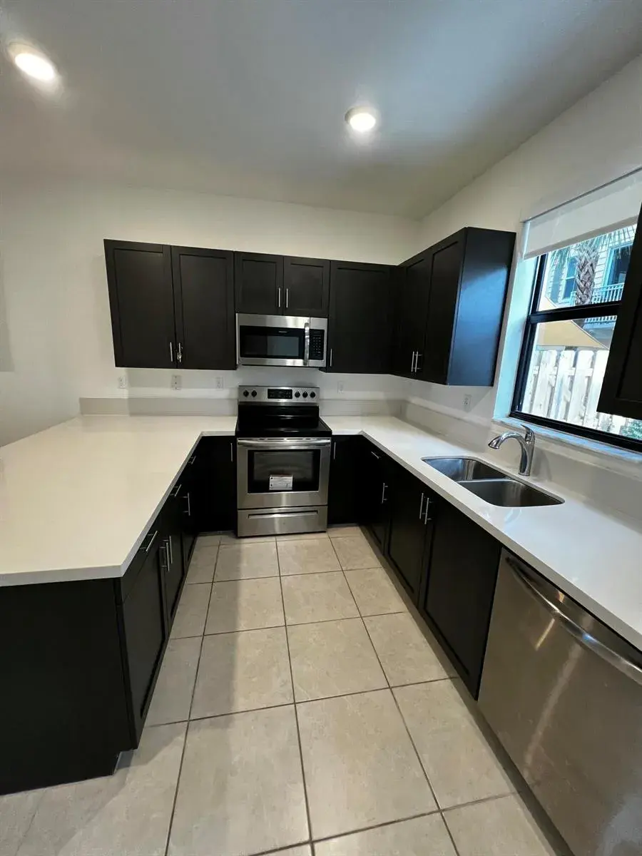 542 SW 19th Terrace, Fort Lauderdale FL 33312