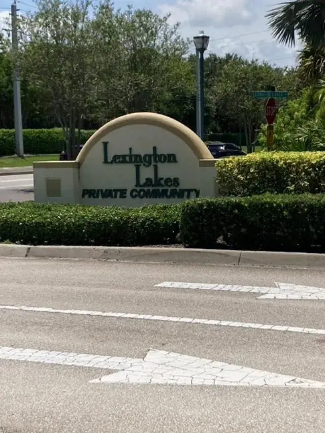 3 bedroom 2 bath Residential for sale at 1571 SE HAMPSHIRE Way # 102, Stuart FL 34994