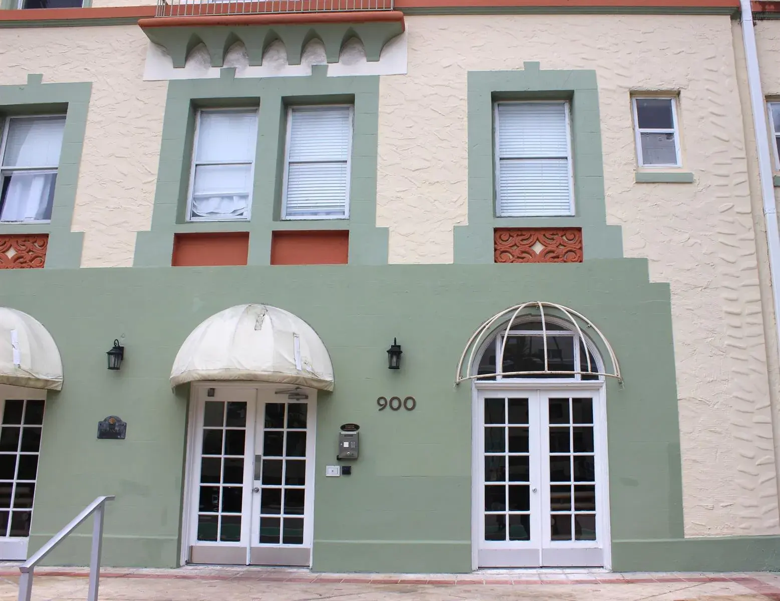 1 bedroom 1 bath Residential for sale at 900 16TH Street # 204, Miami Beach FL 33139