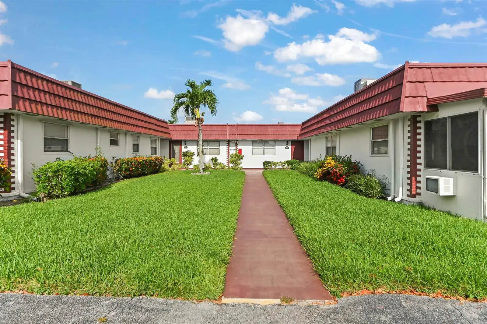 2 bedroom 2 bath Residential Lease for rent at 209 WATERFORD I, Delray Beach FL 33446