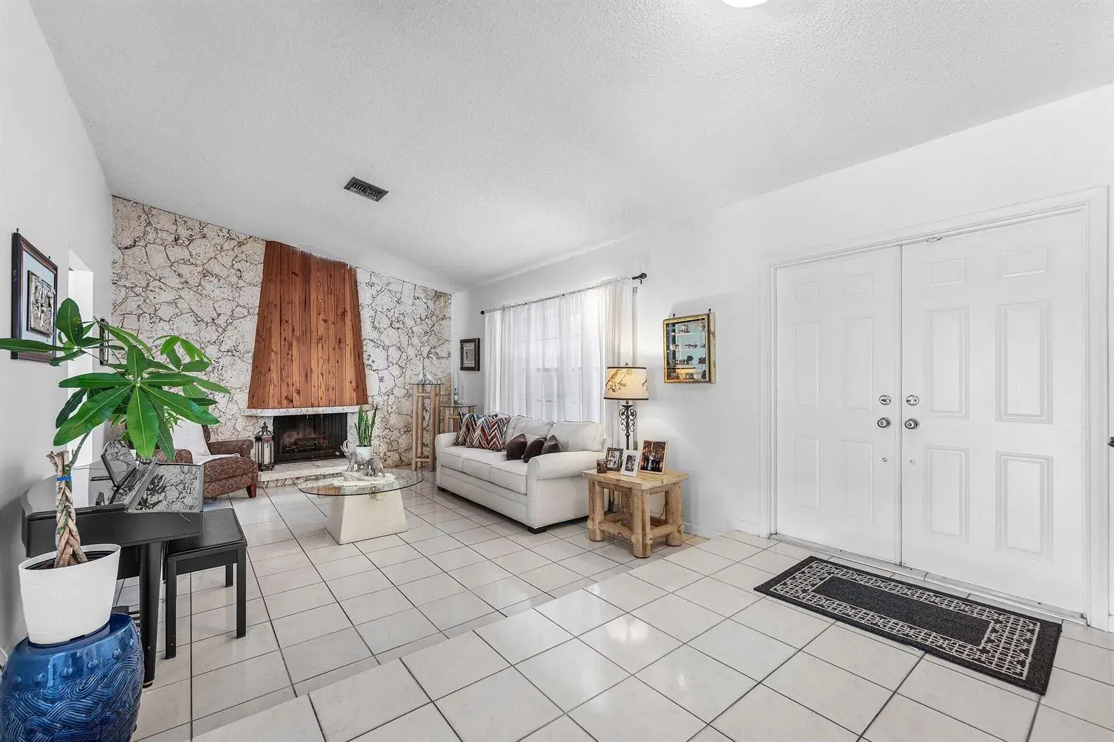 1217 NW 111TH Way, Coral Springs FL 33071