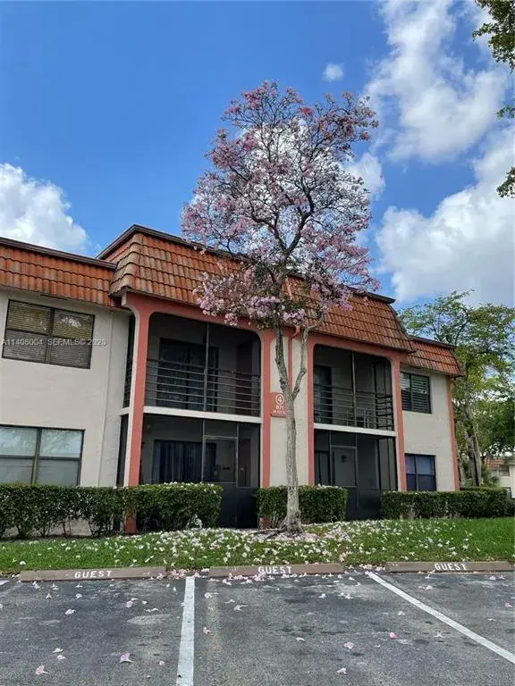 871 NE 207TH Lane # 15, Miami FL 33179