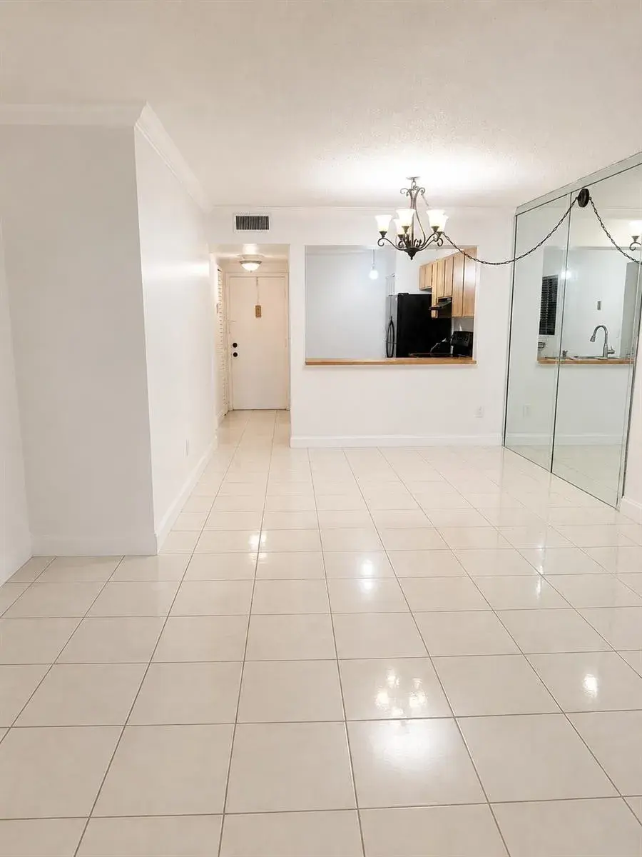 871 NE 207TH Lane # 15, Miami FL 33179